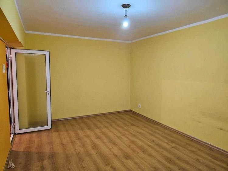 Apartament 4 camere, etaj 1 , Micro 18 - Poză 1