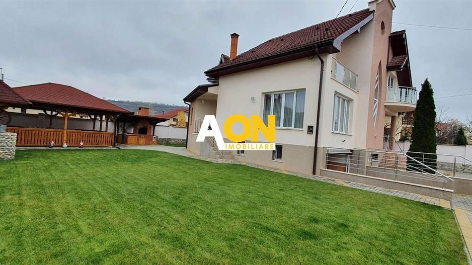 Casa 5 camere 567 mp teren la asfalt toate utilitatile Cetate - Poză 1