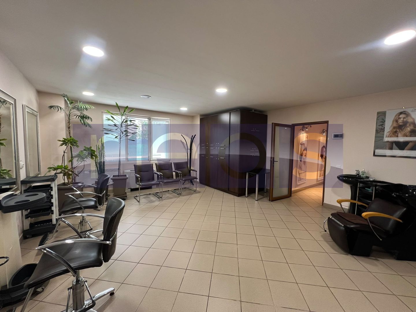 VANZARE SPATIU COMERCIAL | LOC DE PARCARE | ZONA DECEBAL - Poză 2