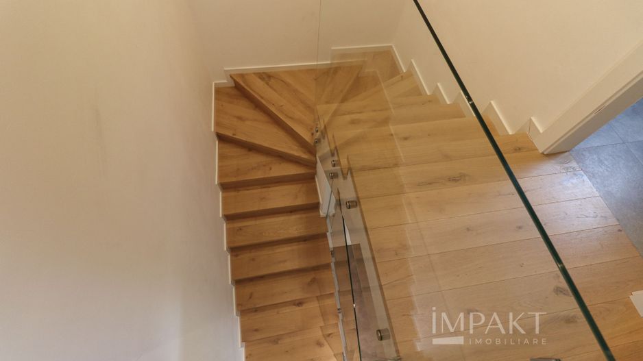 Casa cuplata minunata de vanzare, situata in cartier Voronet! - Poză 10