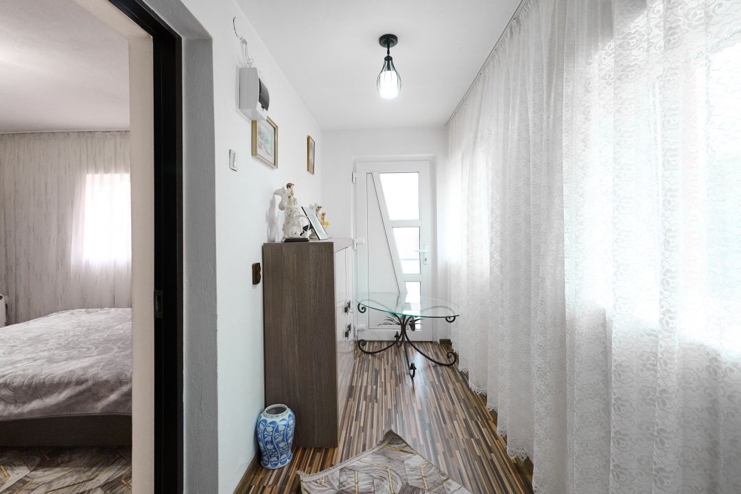 Casa  + anexa în Com.  Petresti, Sat Gherghesti - Dambovița - Poză 6