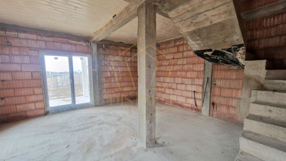 Duplex la rosu cu 3 camere | Mosnita Veche | Padurea Bistrei - Poză 9