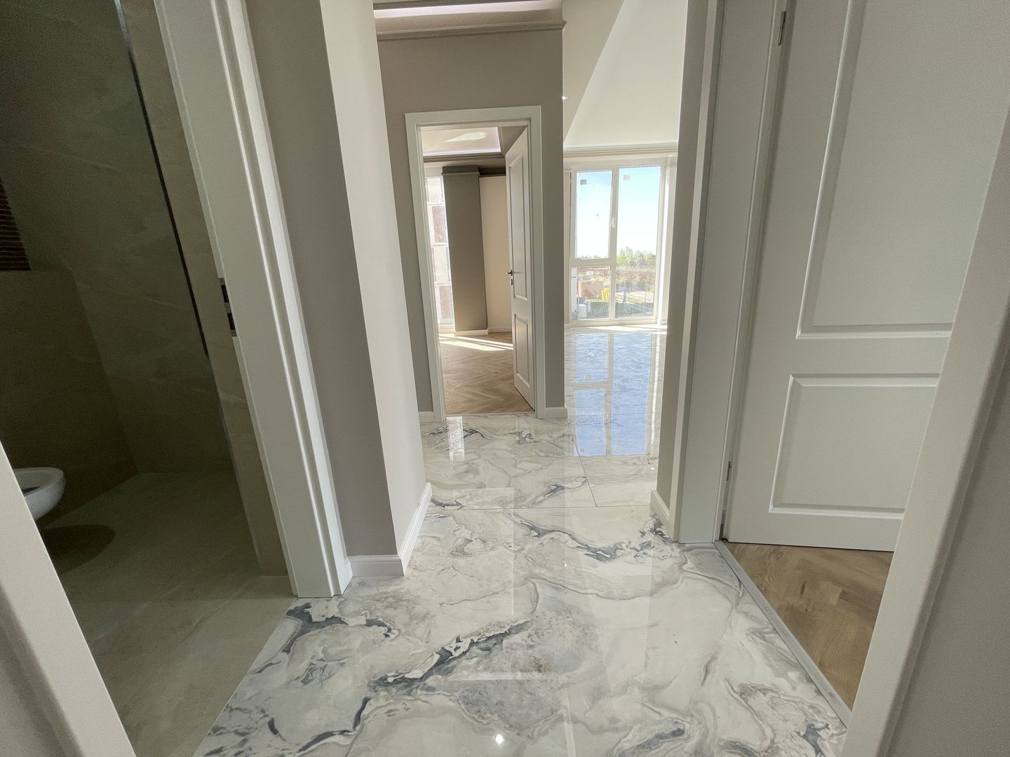 Apartament cu trei camere bloc nou -Torontalului - Poză 1