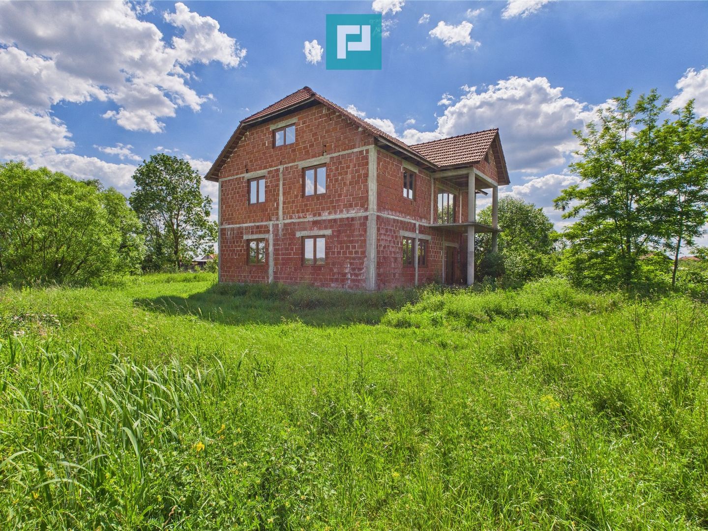 Casă la roșu, P+1, în localitatea Beliu, Arad - Poză 1