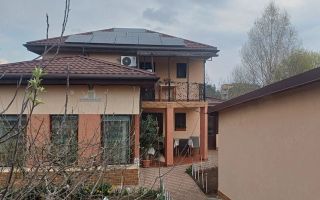 Vila cu garaj și panouri fotovoltaice în Galata, Iași - Poză 1