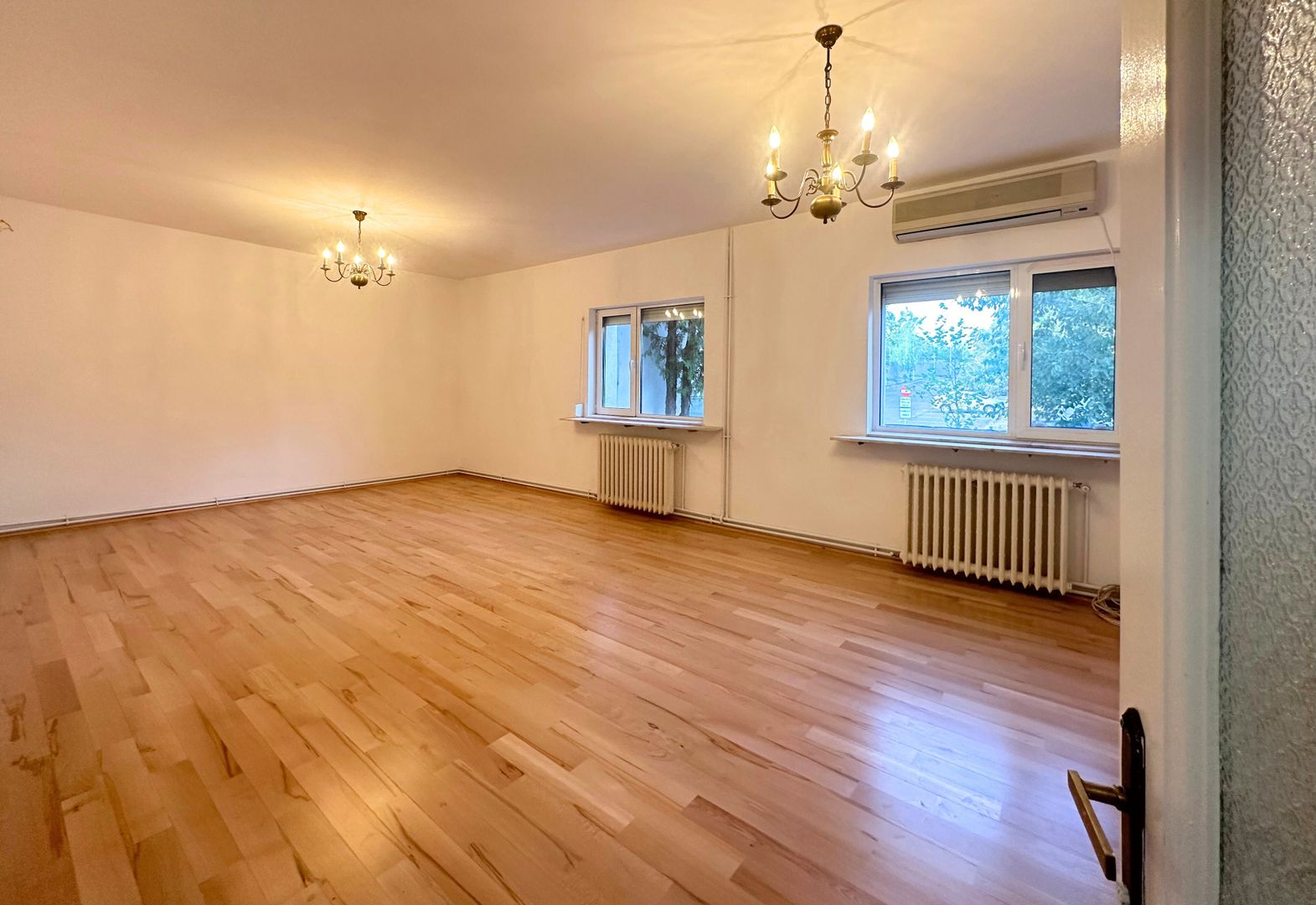 Oferim spre închiriere o proprietate de excepție zona Sisesti - Poză 4