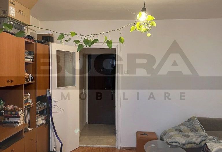 Garsoniera 28 mp, balcon, zona Detunata - Poză 2