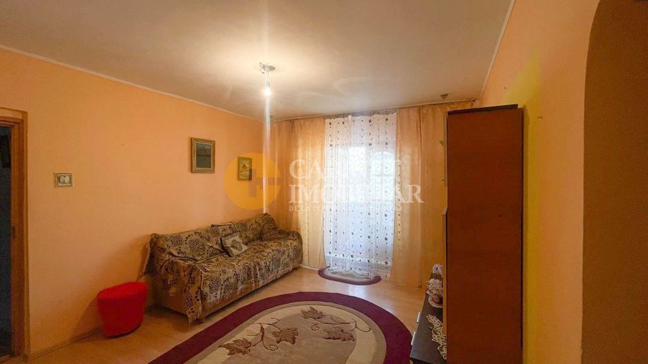 Apartament 3 camere decomandat zona Galata - Poză 1