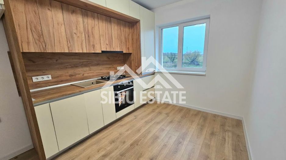 Apartament 3 camere decomanadate Calea Surii Mici - Poză 1