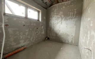 Casa spatioasa cu 1000 mp teren in Aiton - Poză 25