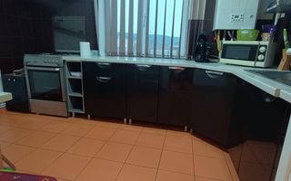 Apartament 4 camere - finisat- lift nou- Zona Lama- Ocazie! - Poză 4
