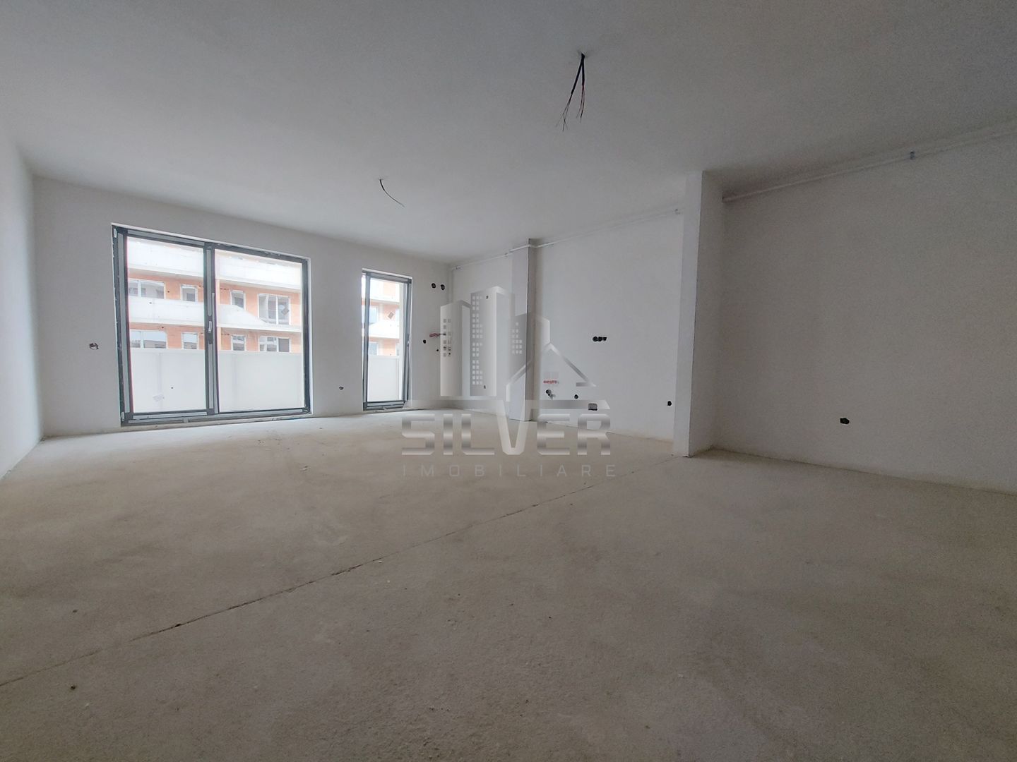 Apartament cu 2 camere/terasa 11 mp/ zona strazii Eroilor! - Poză 1