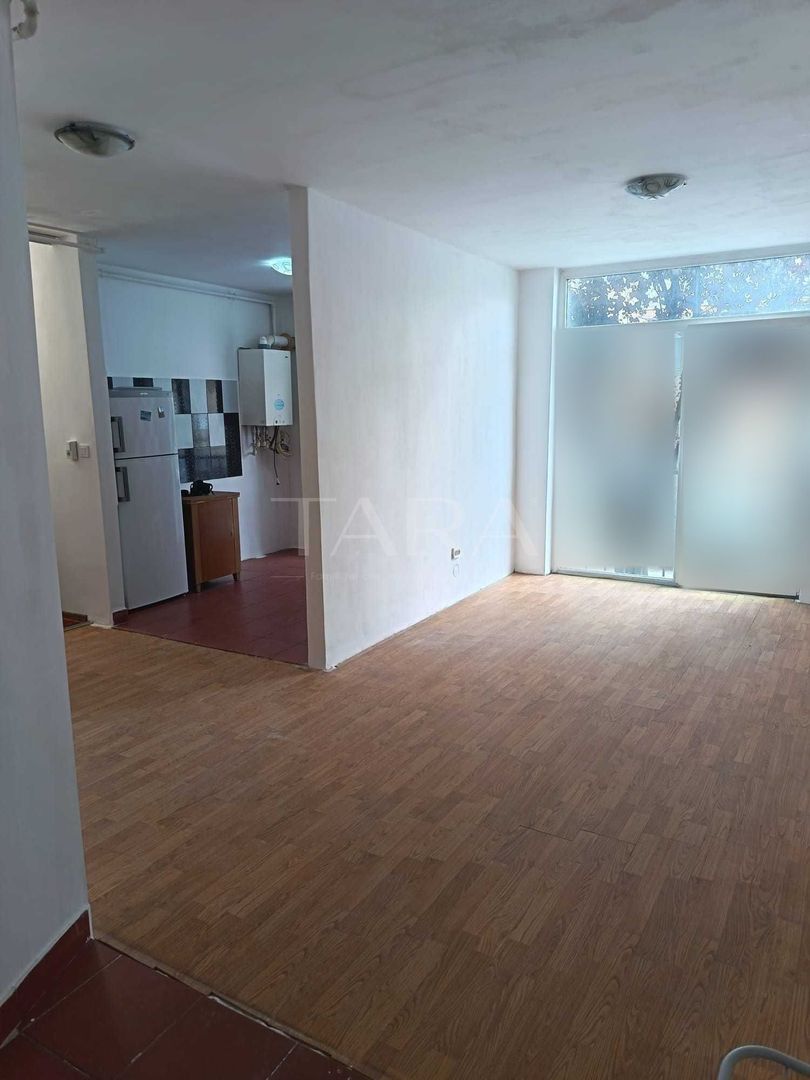 Apartament 1 cameră renovabil cu parcare inclusă în acte – Florești. - Poză 1
