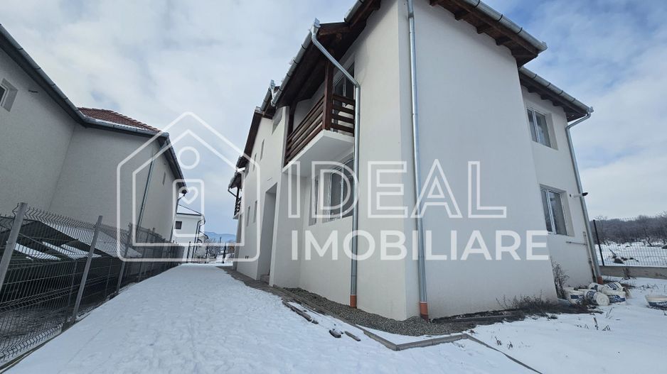 Duplex cu 4 camere, si 250 mp de curte - Poză 1