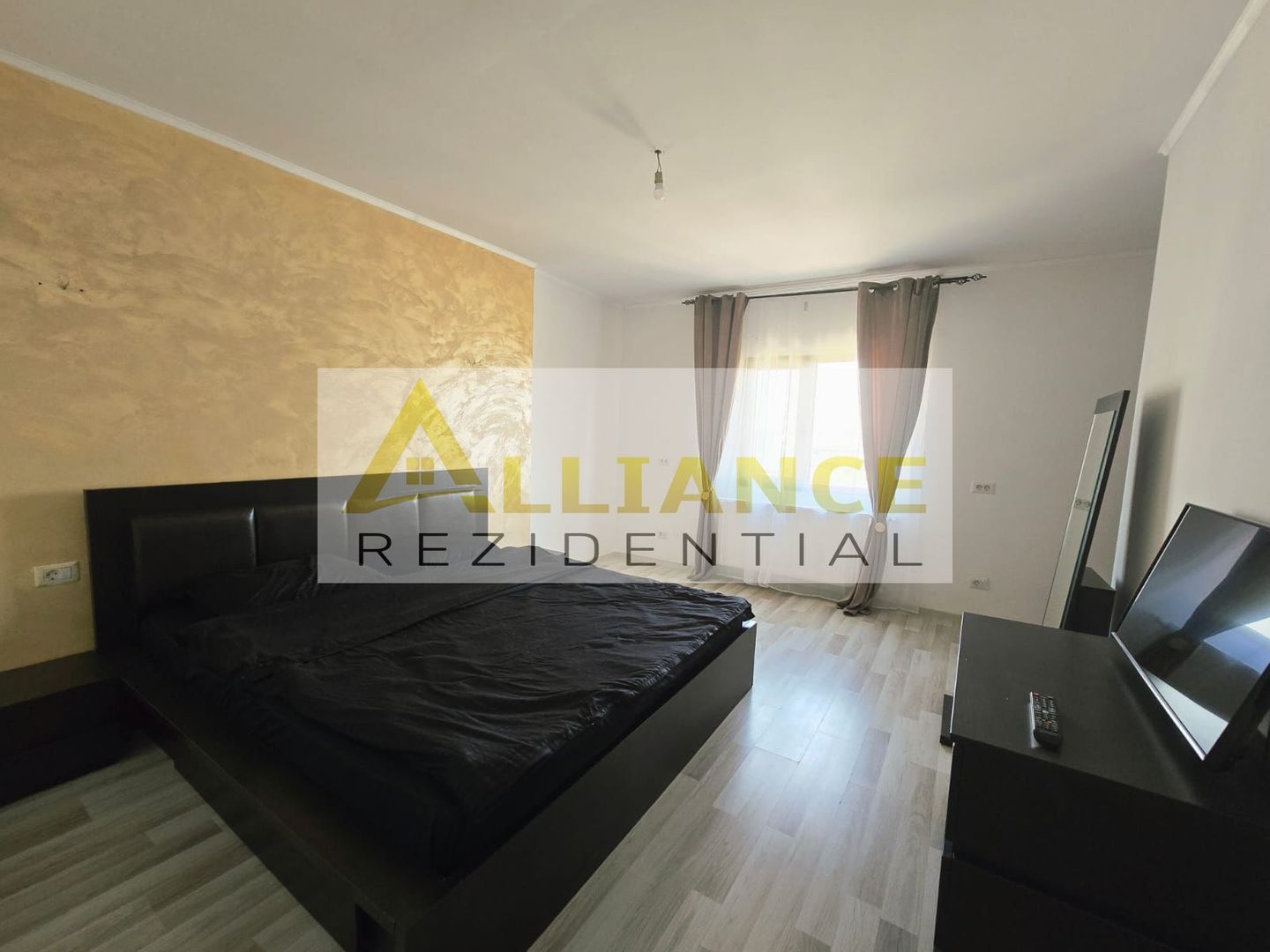 Mobilata si utilata-3 camere-2 bai-gata de mutare - Poză 4