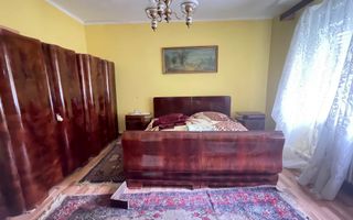 Casa spatioasa cu teren 739 mp in zona Mehala - Poză 2
