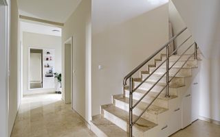 PRET NOU Vila superba pe colt in cartierul Europa, Vladimirescu - Poză 4