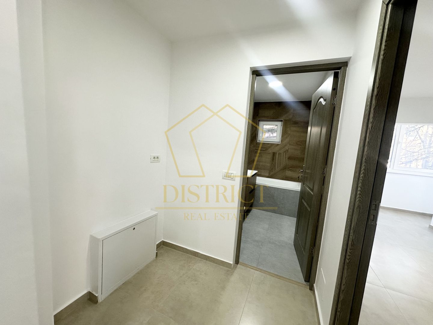 Apartament cu 4 camere decomandat | Etaj 1 | Complexul Studentesc - Poză 11