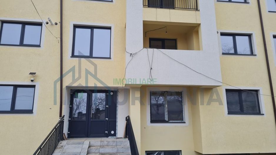 Vând apartament 3 camere - Poză 2