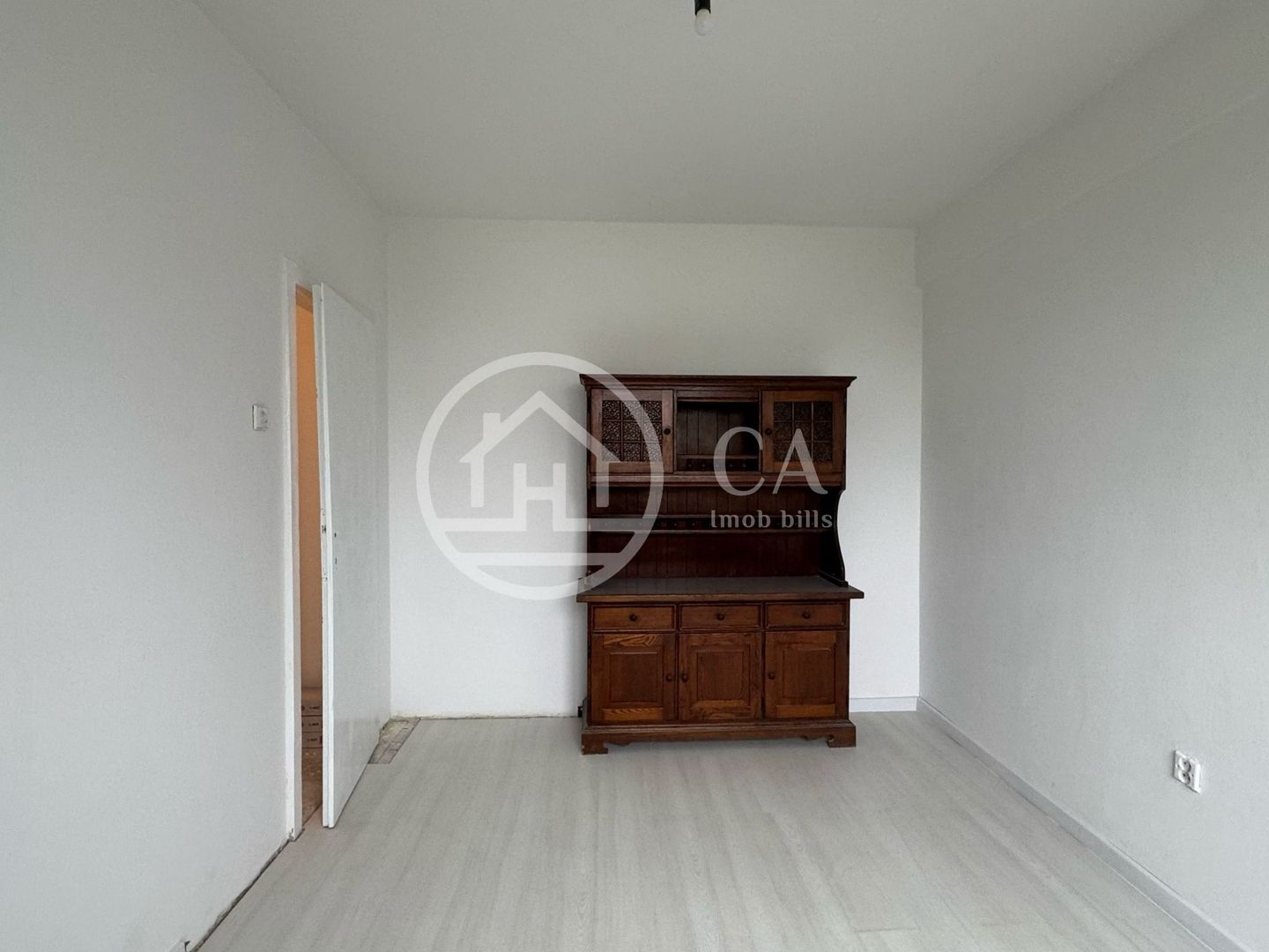 Apartament de vânzare cu 3 camere, Ultracentral Oradea - Poză 3