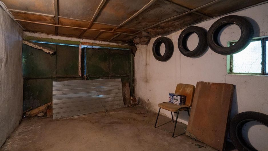 Casa singur in curte  cu dublu front stradal cu garaj in Iosia - Poză 10