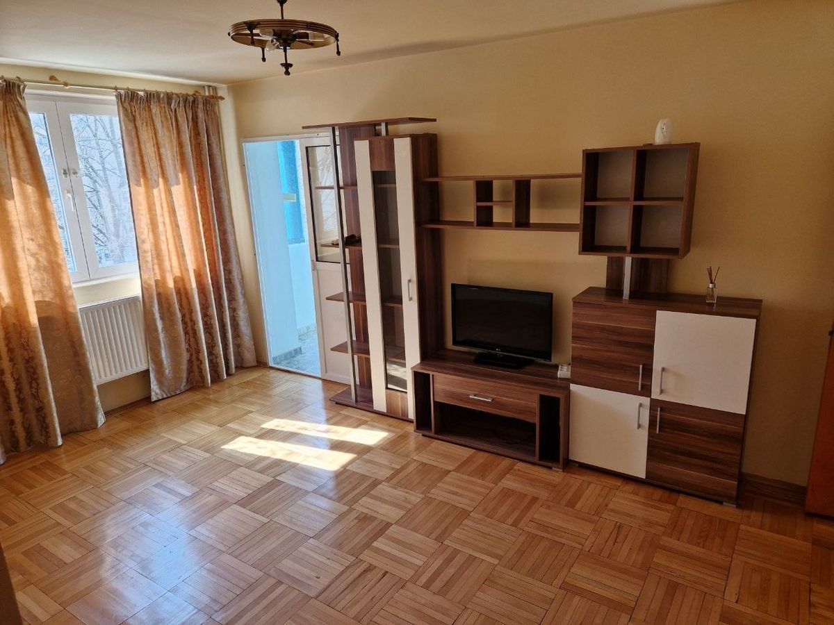 Vanzare 4 camere Titan, 2 bai, 2 minute metrou Grogorescu - Poză 1