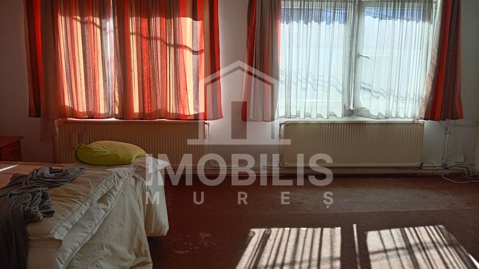 Casa cu 2 corpuri de cladire | zona 7 Noiembrie - Poză 5