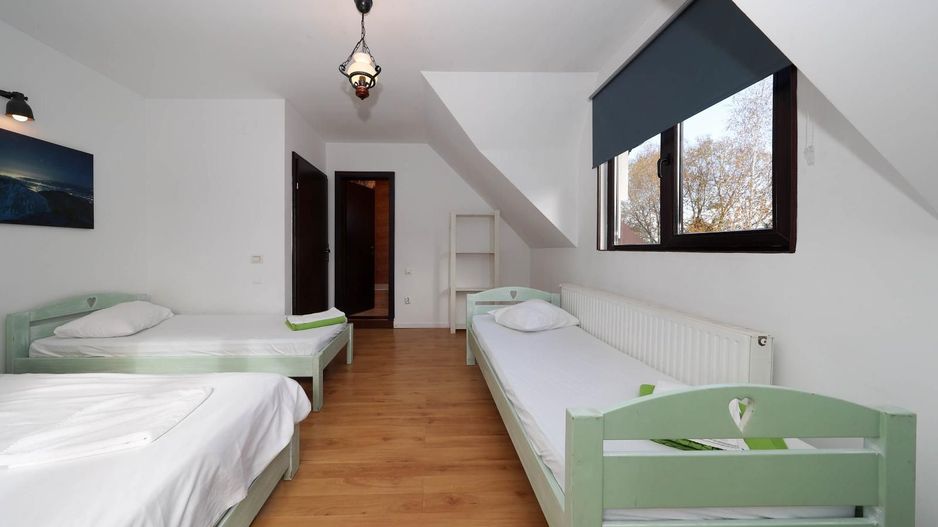 Vilă spațioasă de vânzare în Predeluț, Bran | 2000mp - Poză 23