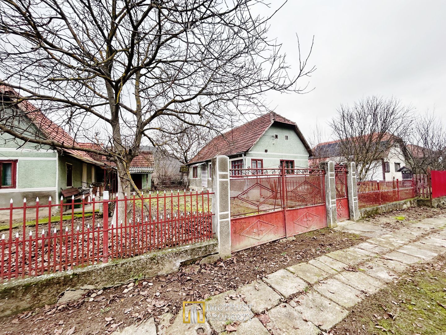 Teren cu casa batraneasca de vanzare Taut, Arad - Poză 1