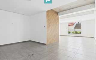 Spațiu comercial nou, 100 mp, vitrine mari, garaj - Poză 4