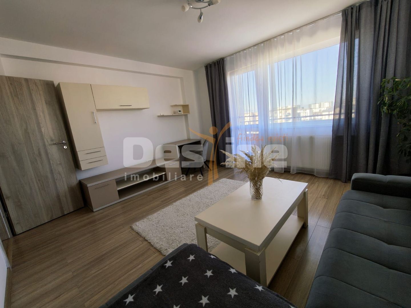 Apartament cu 2 camere decomandat, loc de parcare,  Tractorul - Coresi - Poză 2