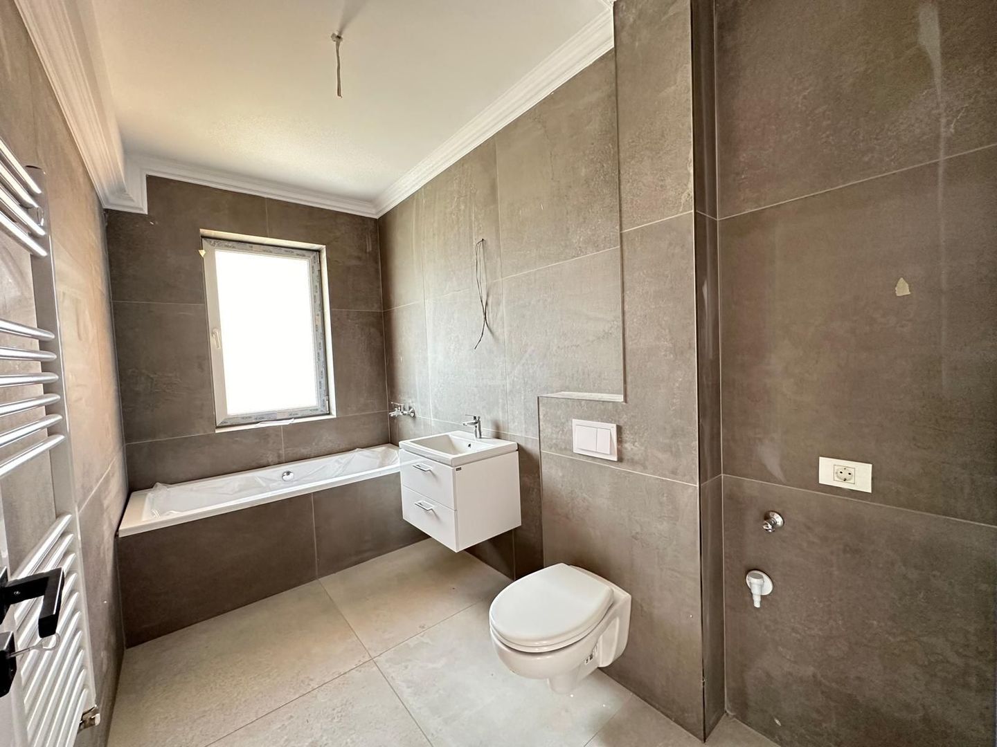 Drumul Boilor - Lidl. Etaj 1. 2 locuri de parcare. - Poză 3