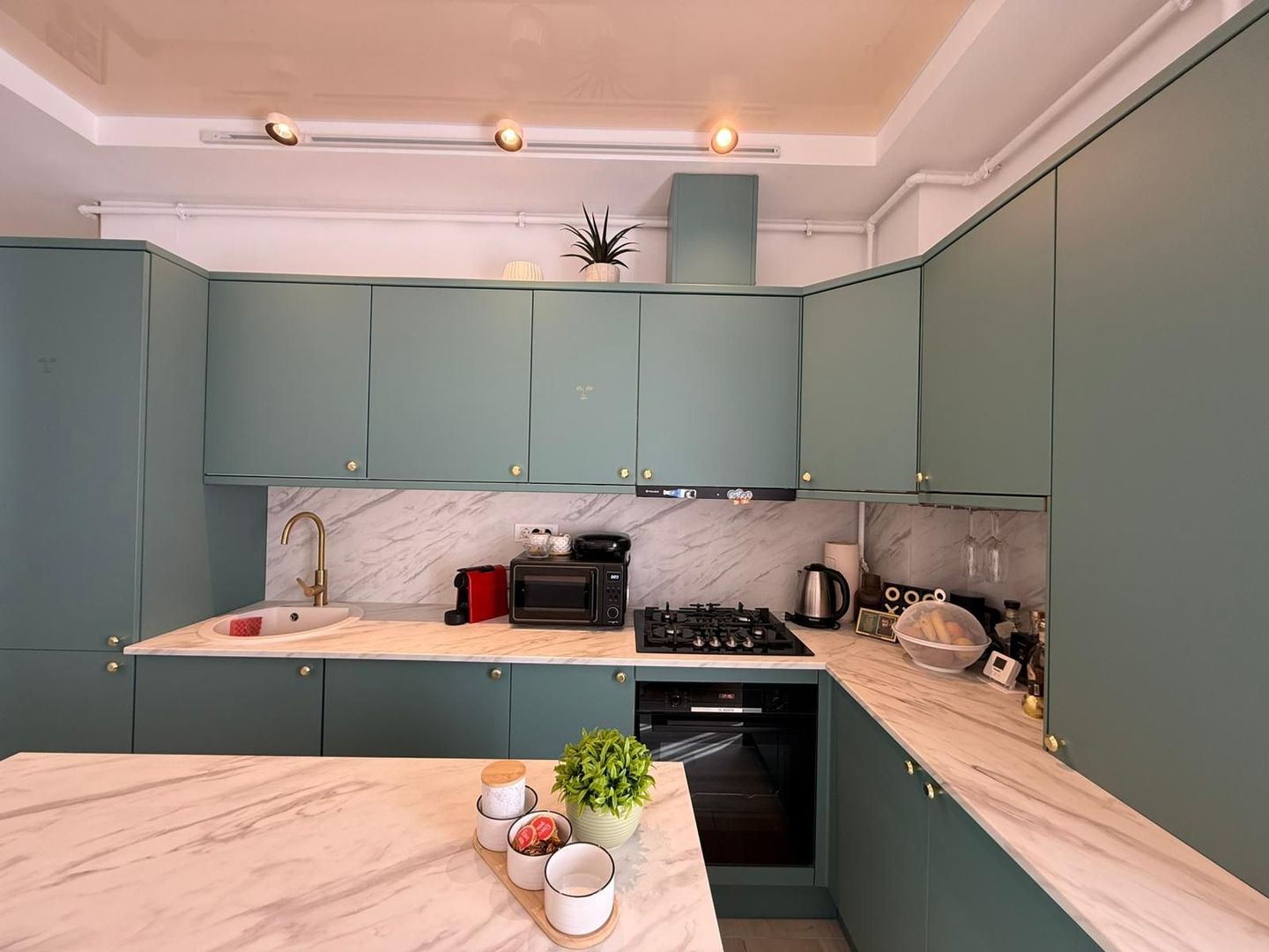 COSMOPOLIS - Apartament cu 2 camere, mobilat si utilat. - Poză 2
