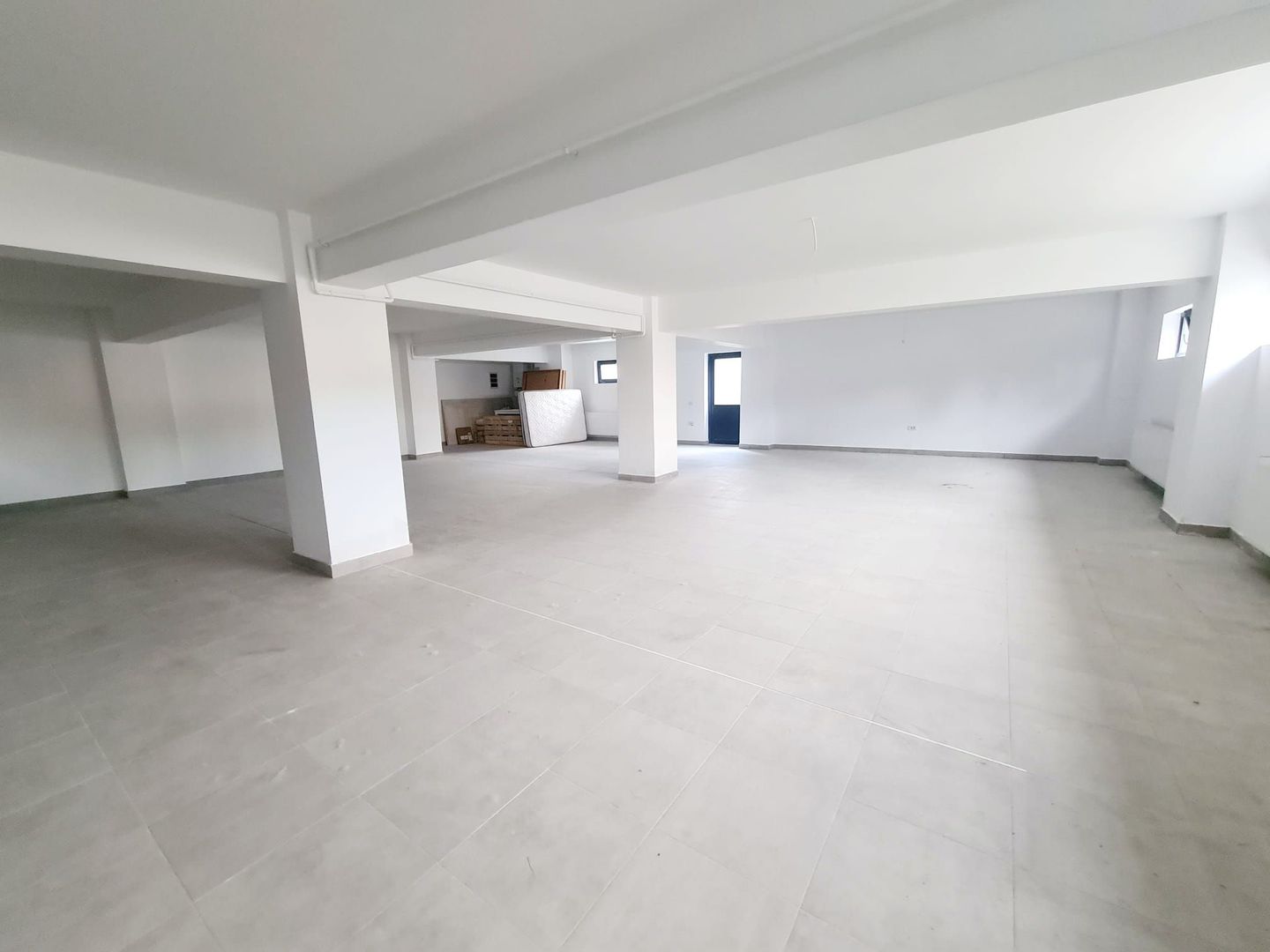 Spatiu comercial de vanzare sau inchiriere - Poză 3