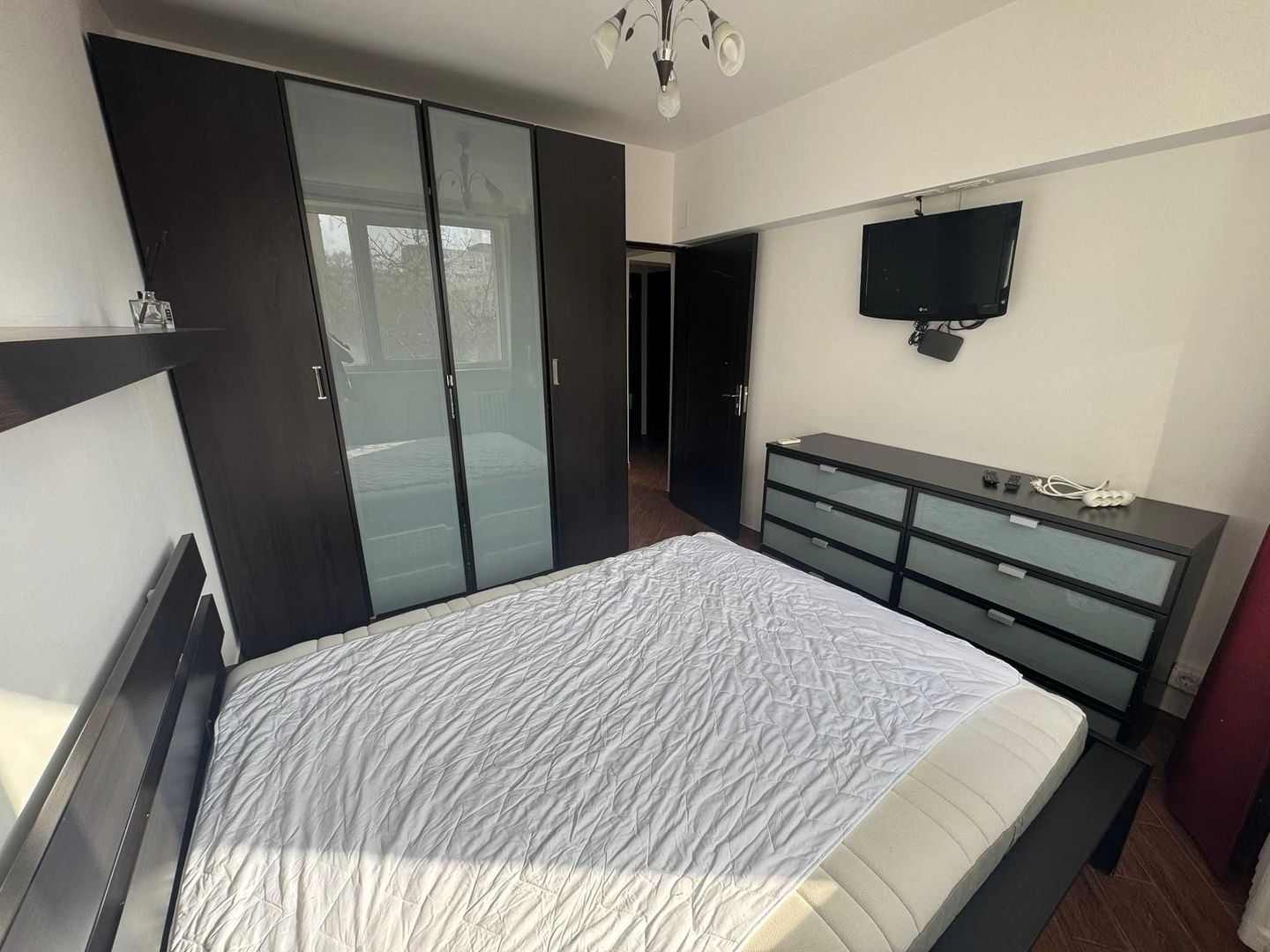 Inchiriere apartament 4 camere ,sector 6 ,Bucuresti - Poză 6