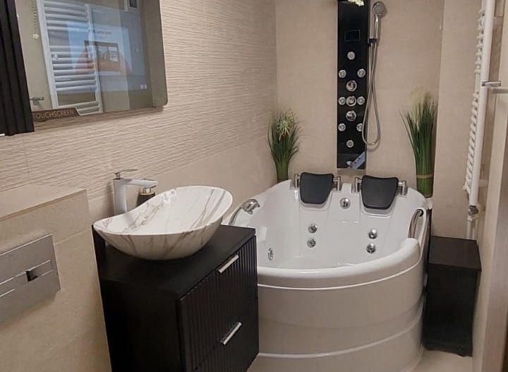 Bd. Unirii, 3 camere, 2 bai, centrala termica, parcare, lux - Poză 18