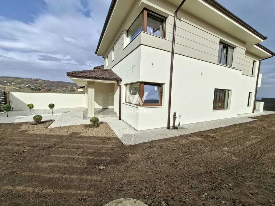 Casă individuală cu priveliște spectaculoasă catre Cisnădioara - Poză 4