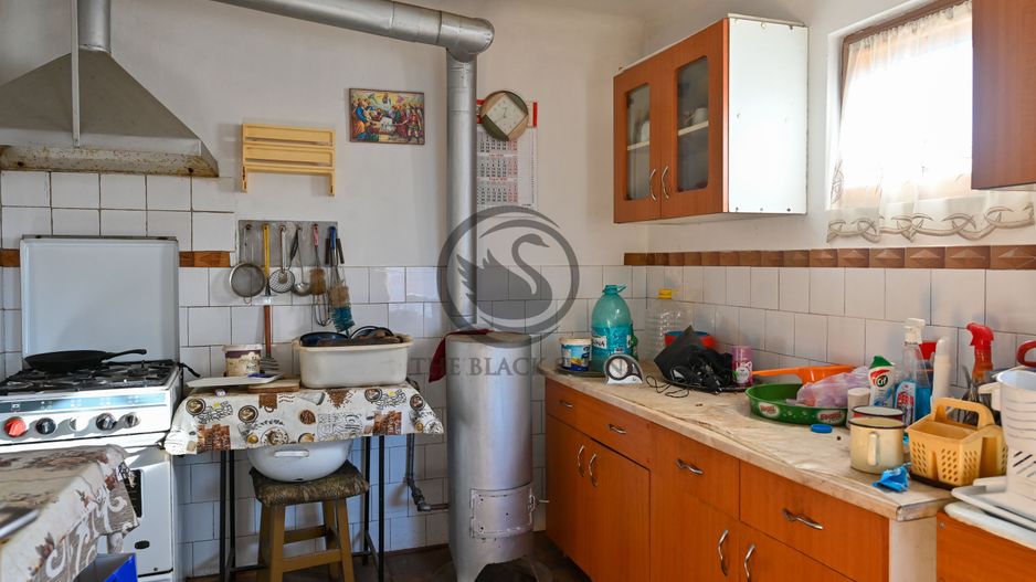 Casa cu 6 camere de vanzare | Zona Ultracentrala, Baicoi | Comision 0% - Poză 25