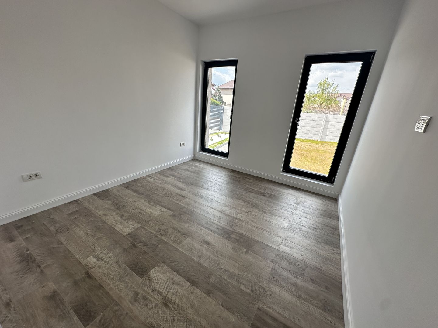 CASA INDIVIDUALA BRAGADIRU, TOATE UTILITATILE, CURTE 340 MP, COMIS 0% - Poză 10