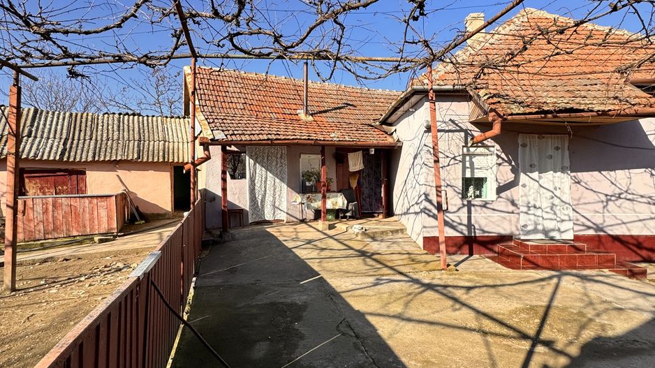 Casă de vânzare în Roit, lângă Oradea – teren 1.413 mp - Poză 2