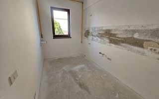 Garsonieră bloc deosebit Damaroaia - Poză 4