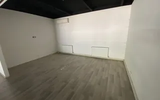 Spatiu comercial cu parcare - Poză 13