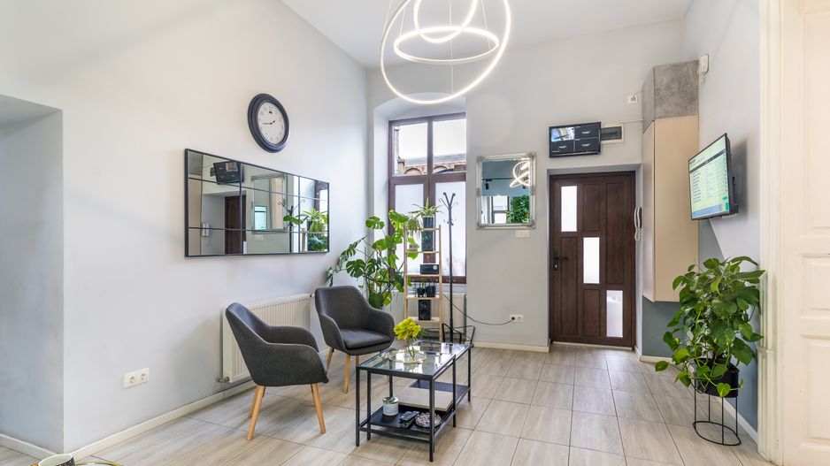 Ultracentral! Apartament renovat complet, in cladire istorica - Poză 7