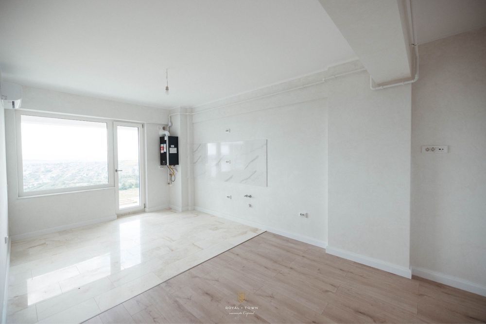 Apartament exceptional 2 camere etaj 7/8 Royal Town 131.200euro - Poză 3
