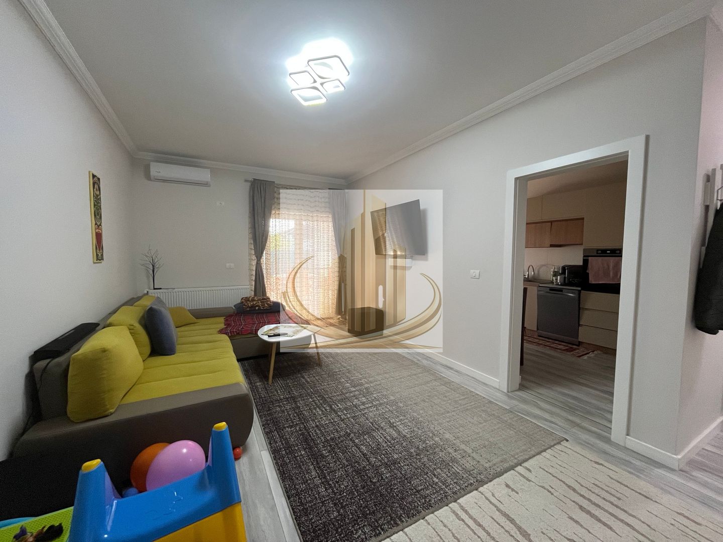 Duplex pe parter cu curte generoasa | Mosnita Veche - Poză 1