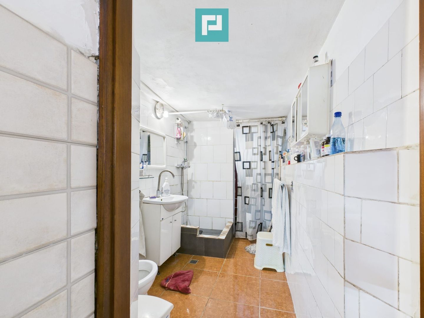 Casă frumoasă la Iratoș la preț bun - Poză 21