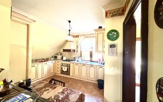 Casa individuala cu pozitie centrala, teren 1140 mp - Sanmihaiu Roman - Poză 5