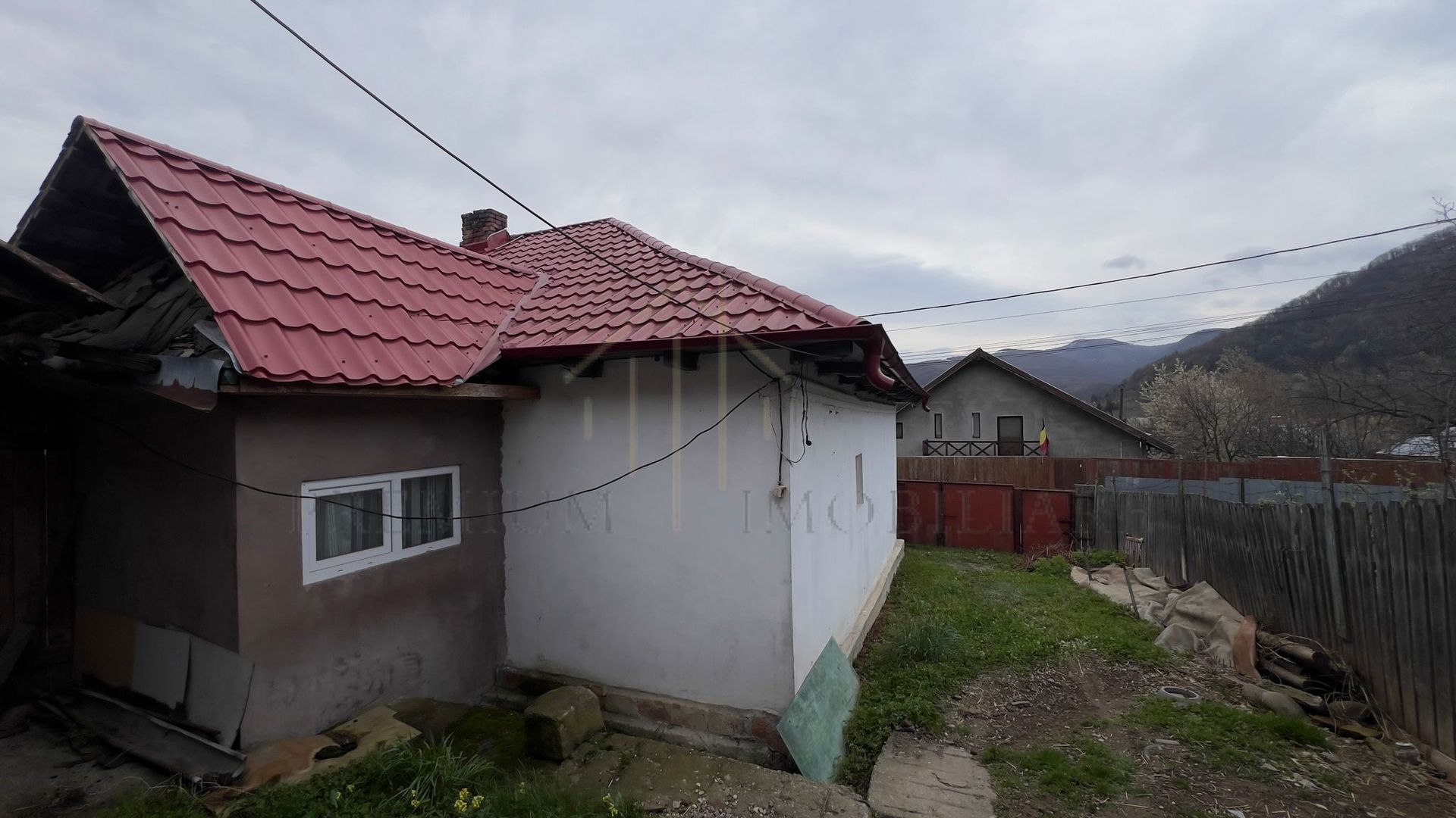 Casa de vanzare in statiunea turistica Tg-Ocna - Poză 2