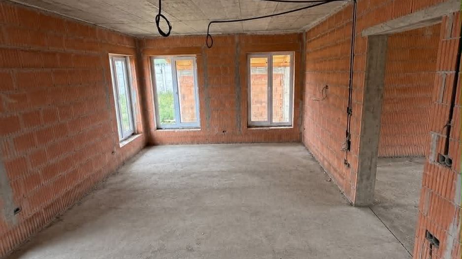 Casă la roșu de vânzare | 182 mp utili | Teren 550 mp - Poză 3