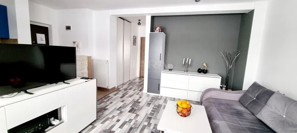 Apartament cu 2 camere, două balcoane și parcare, ansamblu privat. - Poză 2